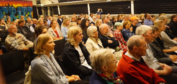 Der var p�nt bes�gt ved valgm�det p� Tapperiet i K�ge. 
